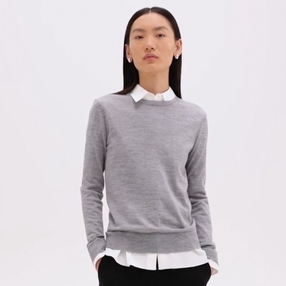 Theory Grey Knit Lightweight longsleeve/sweater - Picture 2 of 5